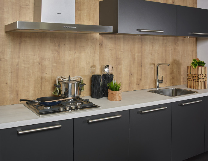 Montall Keukens, Van Coothplein 36, Breda heeft een assortiment keukens van zeer betaalbaar tot erg luxueus. De compacte organisatie staat garant voor korte lijnen en veel aandacht, waardoor deze keukenmensen er voor kunnen zorgen dat u exact de keuken krijgt die u voor ogen stond en er voor garant kunnen staan dat u nog vele jaren ongestoord keukenplezier heeft. Mocht u desondanks toch een klein probleem of een reparatie aan uw keuken hebben, dan zorgt het archief van Montall Keukens dat de gewenste onderdelen snel besteld en geleverd kunnen worden.